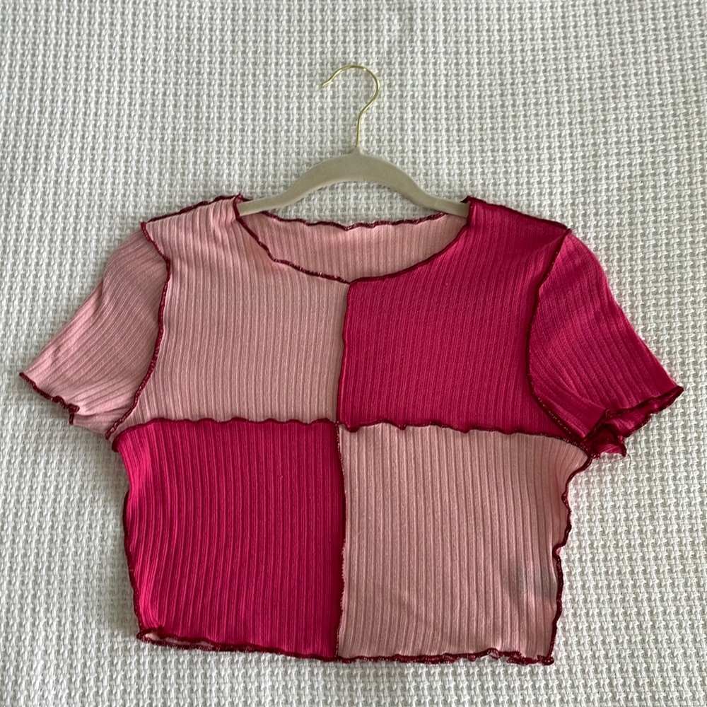 Pink crop tee